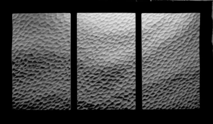 Talvinen kes�aavistus
ter�s- ja lasikuituvahvisteinen kipsi 100cm x 200cm (triptyykki), 2014